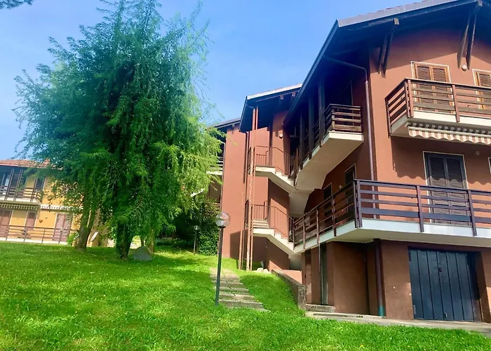 Green Apartment شقة Albavilla